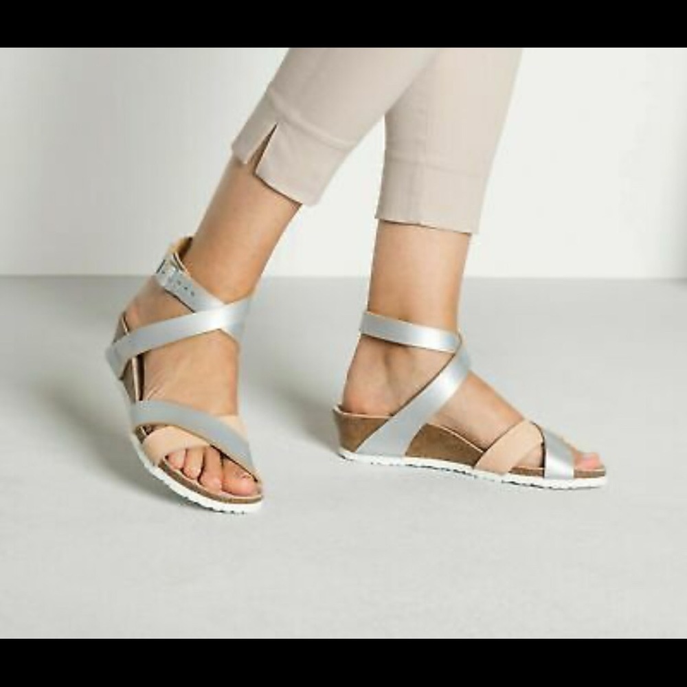 NWT Birkenstock Lola - Frosted Metallic Rose